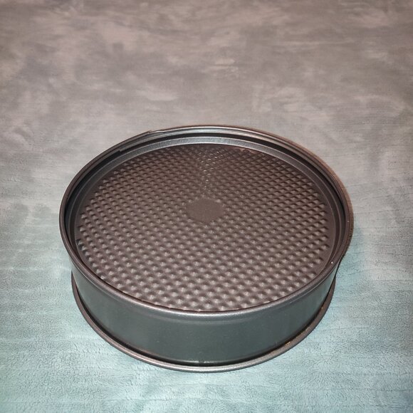 9 Inch Cake Baking Pan Bakeware Ovenware Deserts Spring Form Removable Bottom - Picture 6 of 7